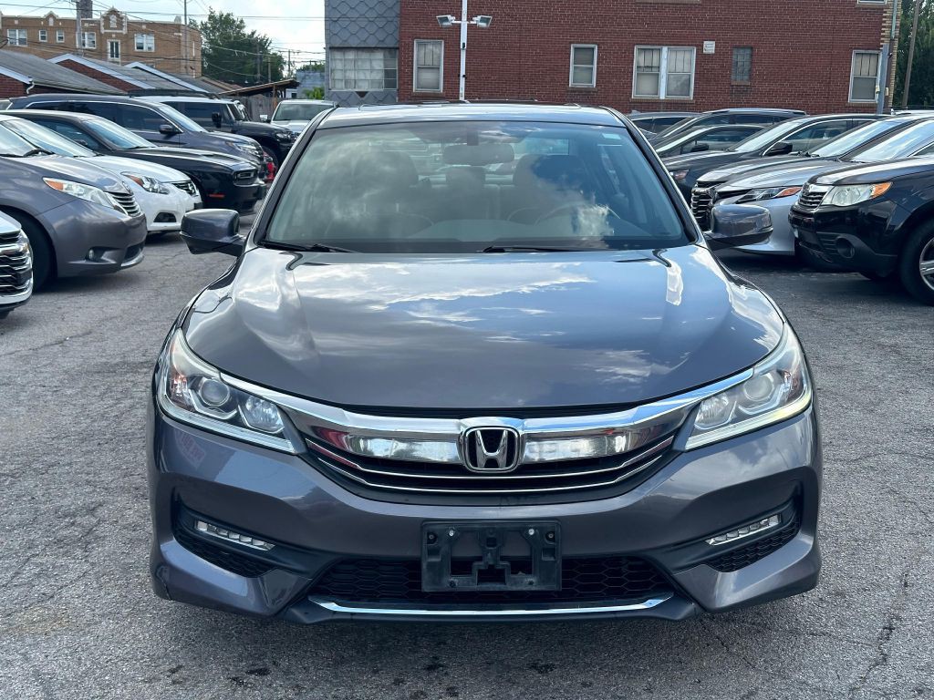 2017 Honda Accord Image 2