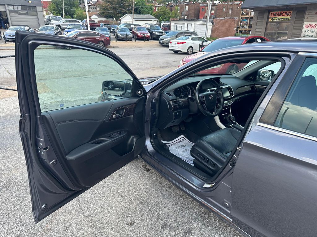 2017 Honda Accord Image 9