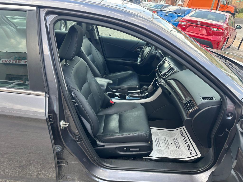 2017 Honda Accord Image 12