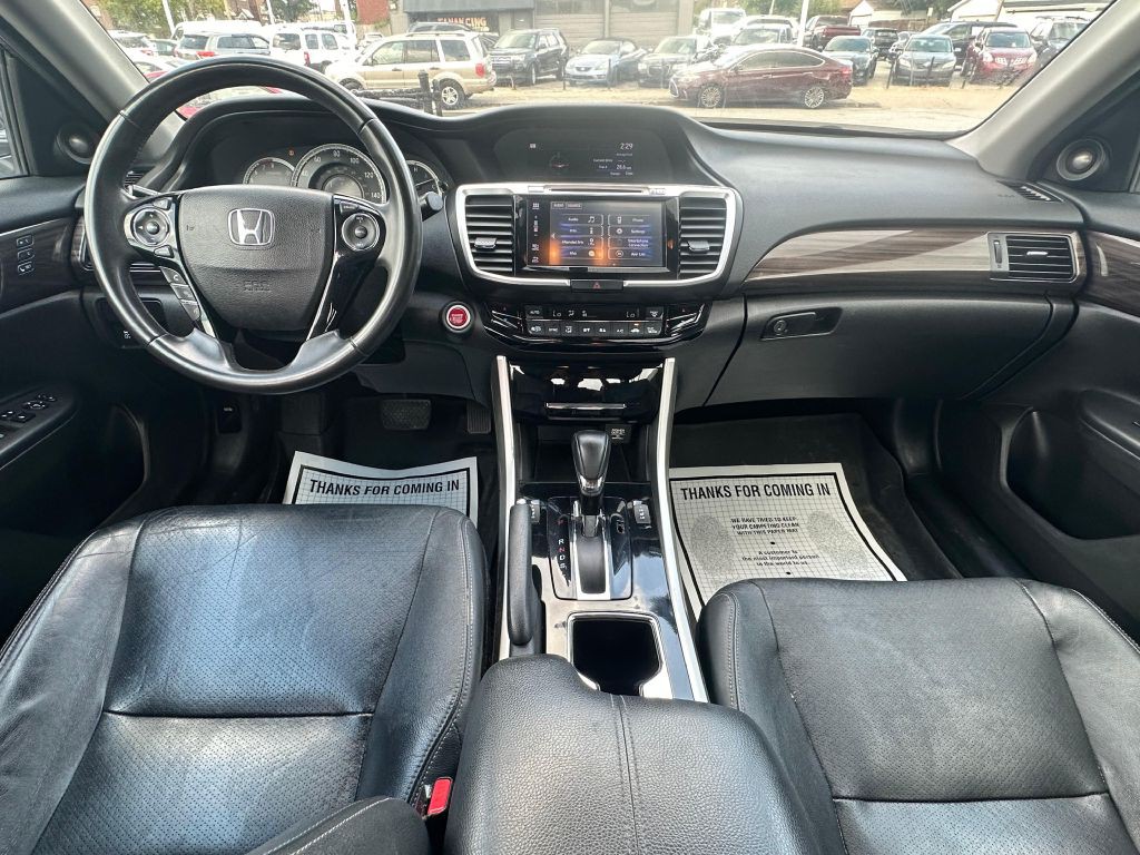 2017 Honda Accord Image 14