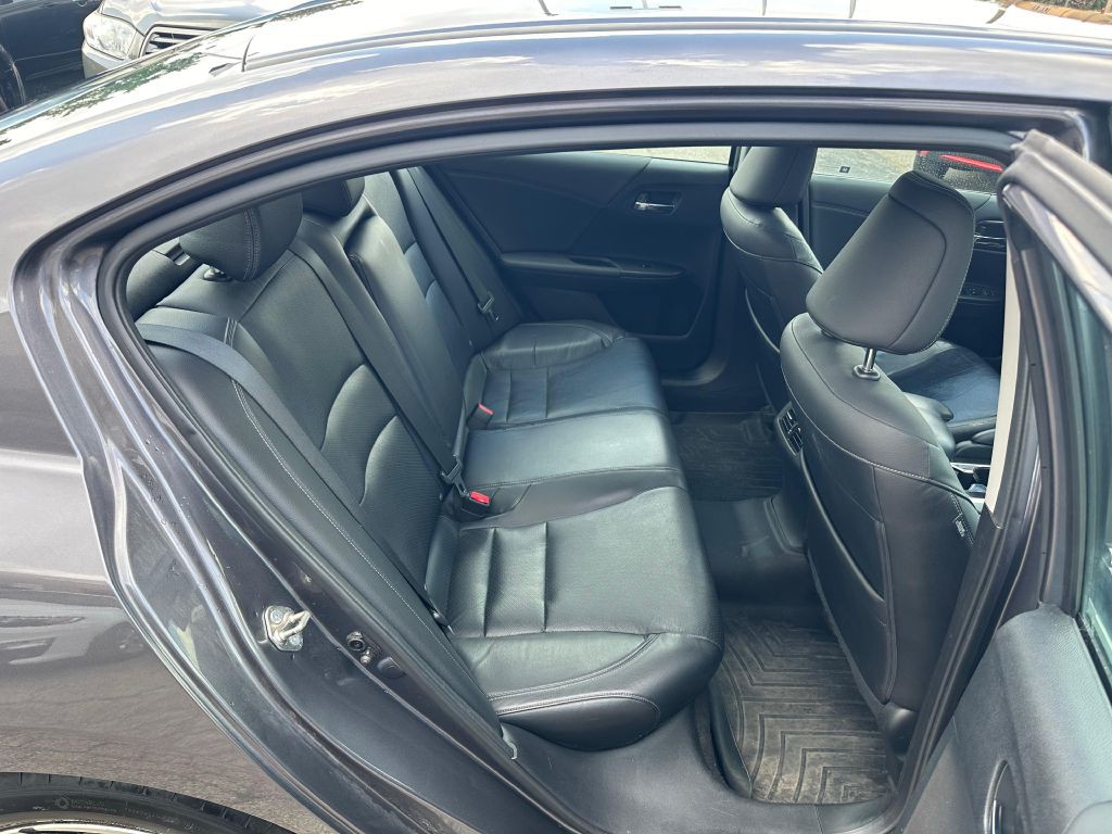 2017 Honda Accord Image 19