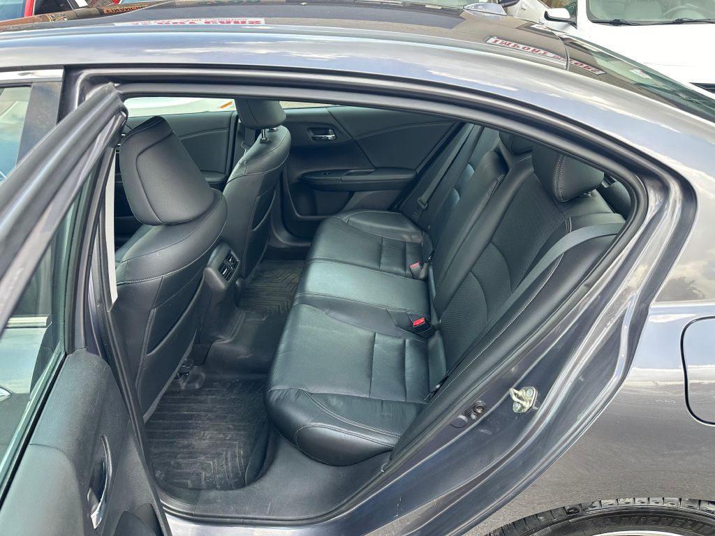2017 Honda Accord Image 20