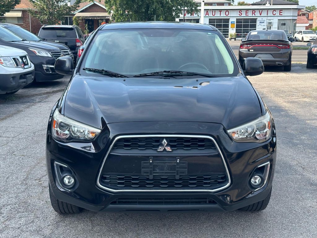 2014 Mitsubishi Outlander Image 2