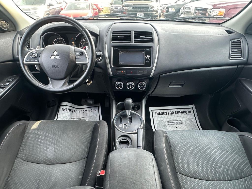 2014 Mitsubishi Outlander Image 14