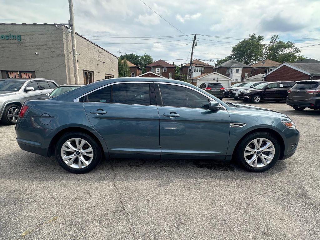 2010 Ford Taurus Image 7