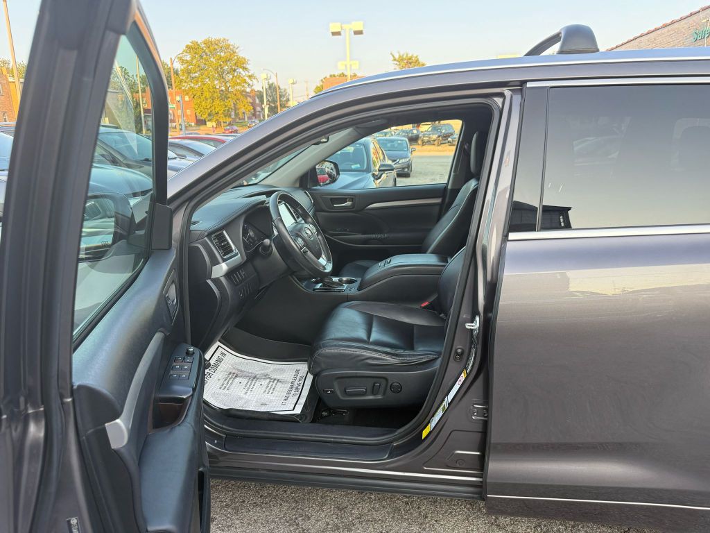 2014 Toyota Highlander Image 11