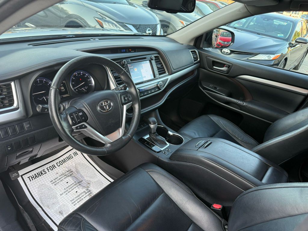 2014 Toyota Highlander Image 13