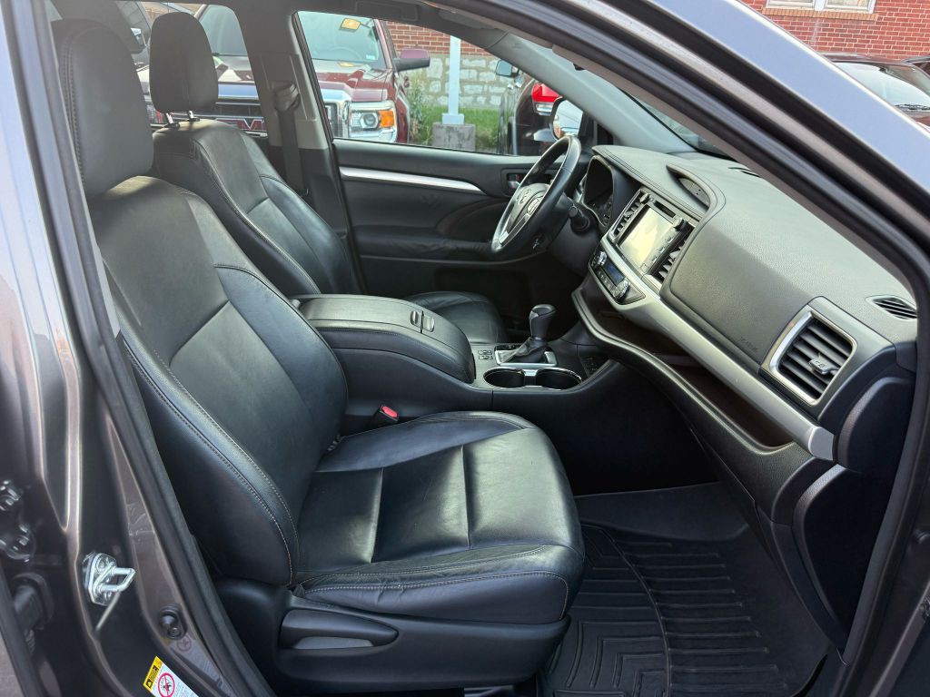 2014 Toyota Highlander Image 20
