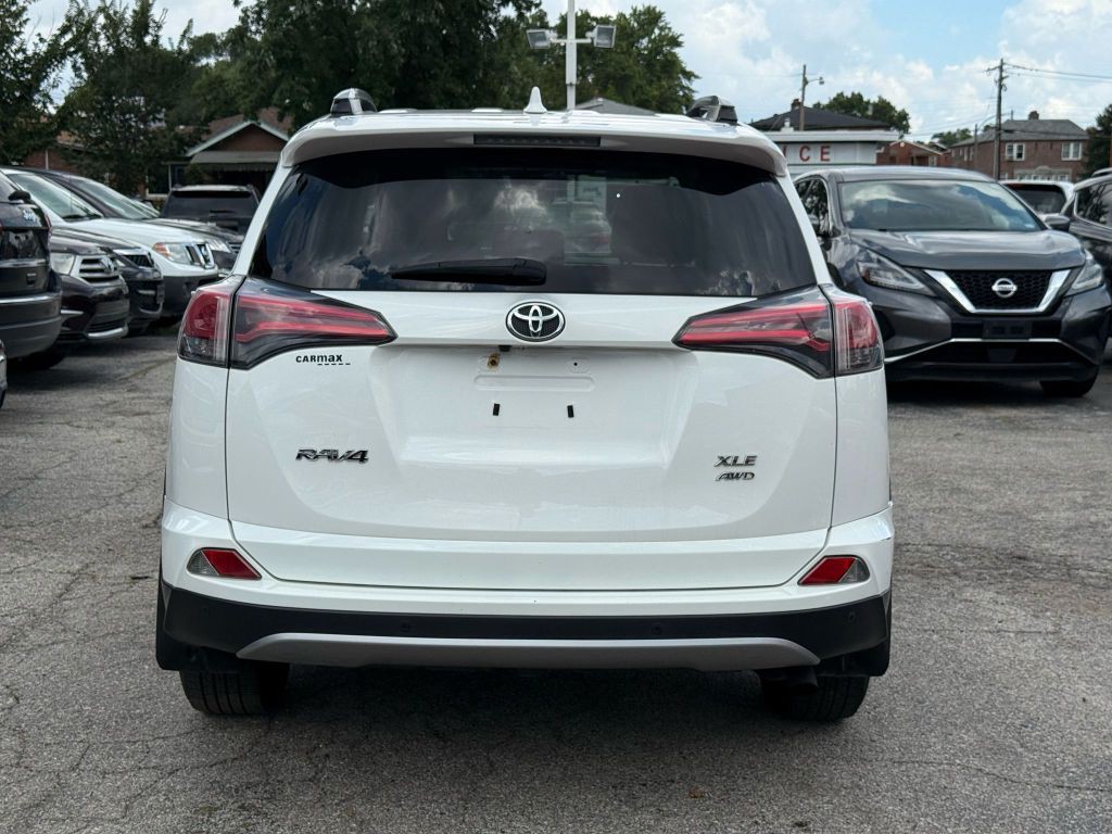 2018 Toyota Rav4 Image 10