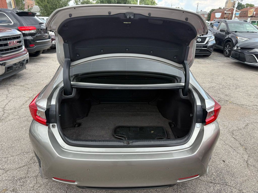 2016 Lexus RC Image 8