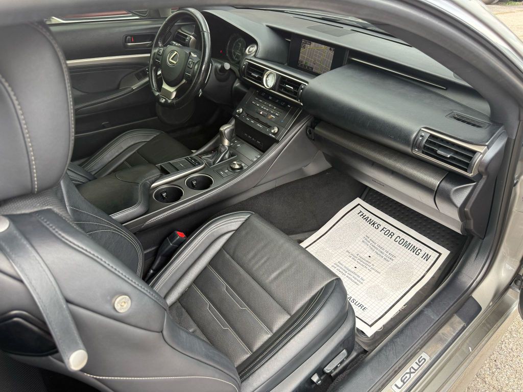 2016 Lexus RC Image 18