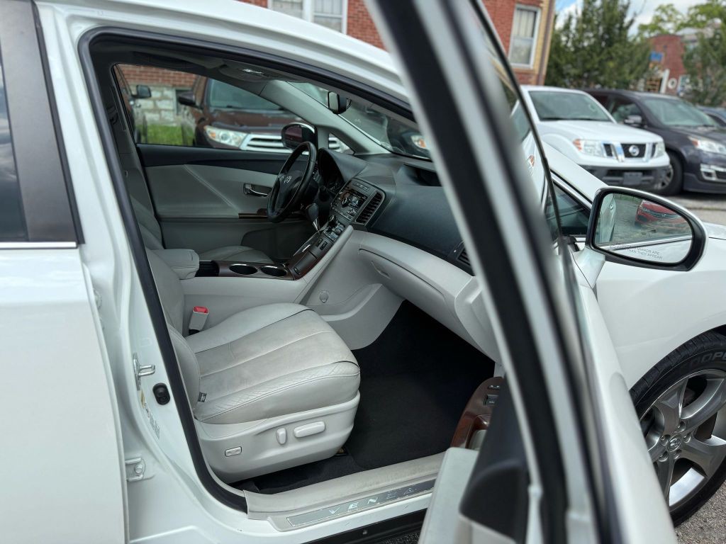 2009 Toyota Venza Image 18