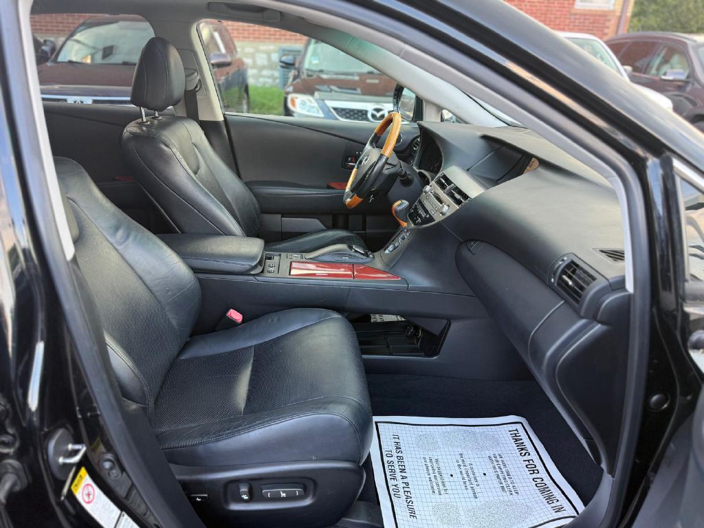 2011 Lexus RX Image 17