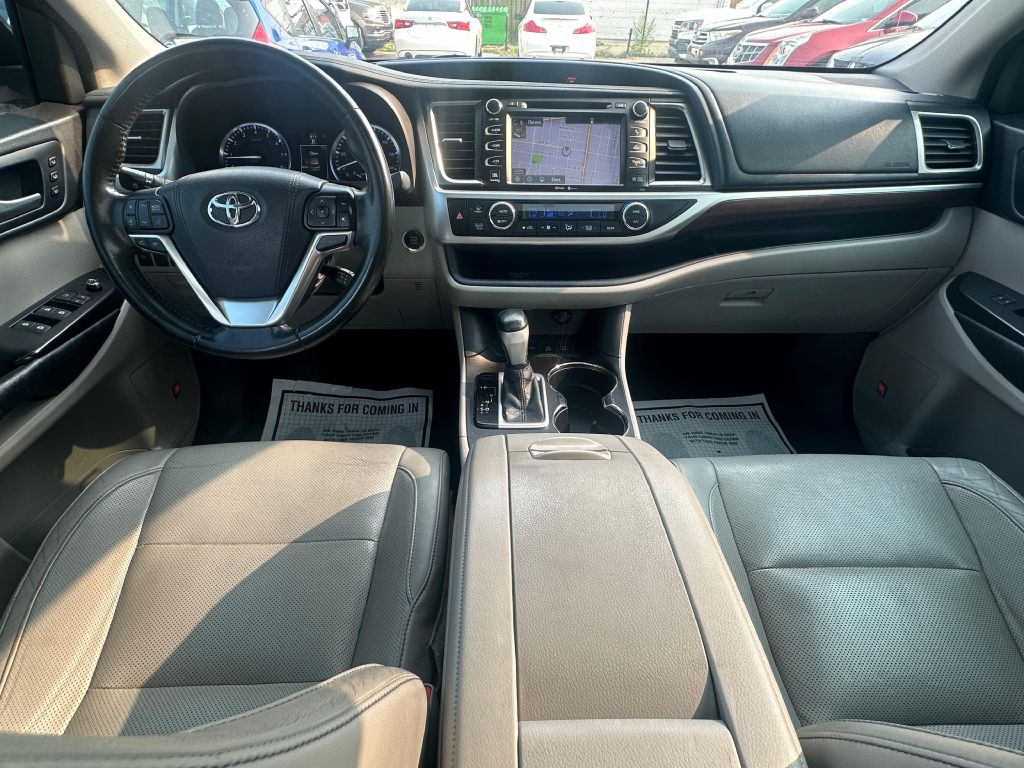 2015 Toyota Highlander Image 14