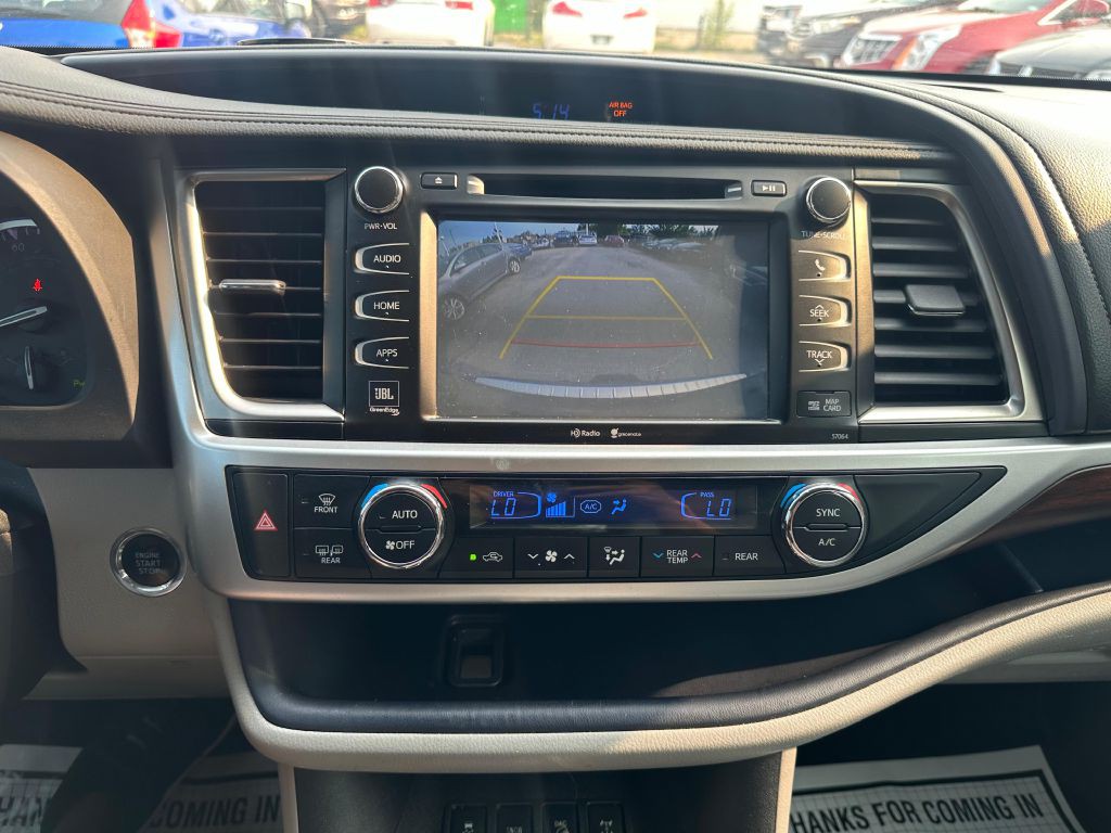 2015 Toyota Highlander Image 15