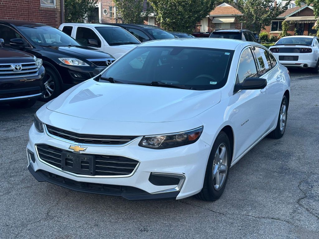 2017 Chevrolet Malibu Image 1