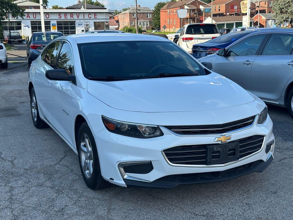2017 Chevrolet Malibu Image 3