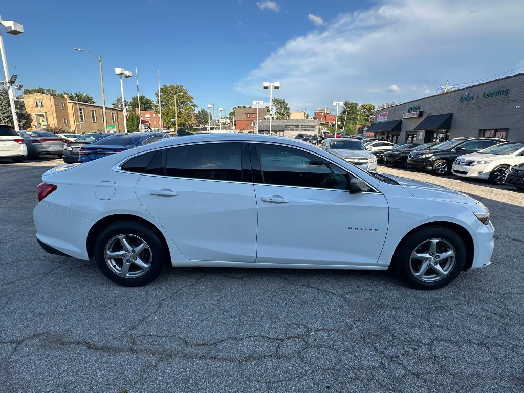 2017 Chevrolet Malibu Image 6