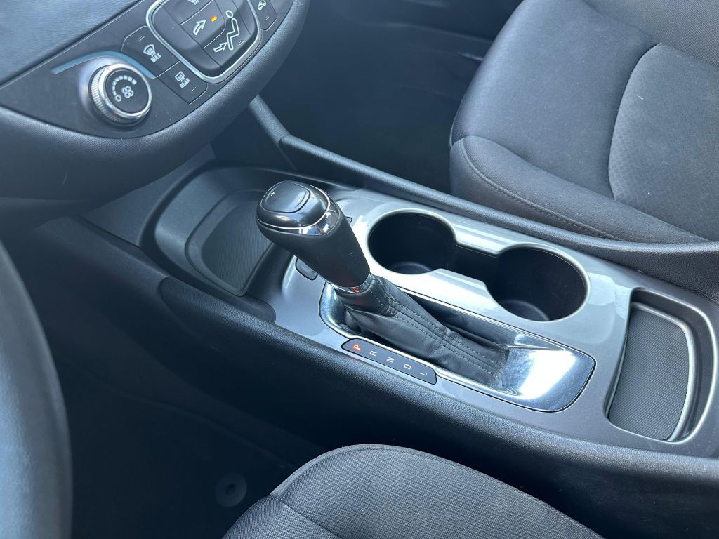 2017 Chevrolet Malibu Image 16