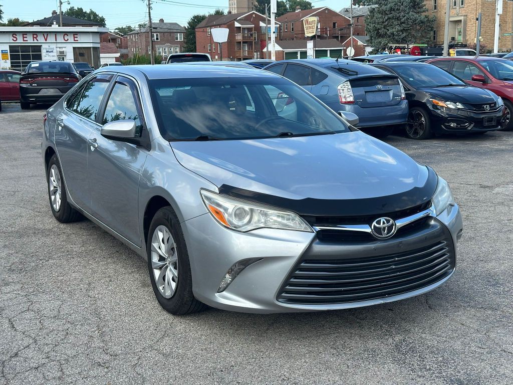 2017 Toyota Camry Image 3