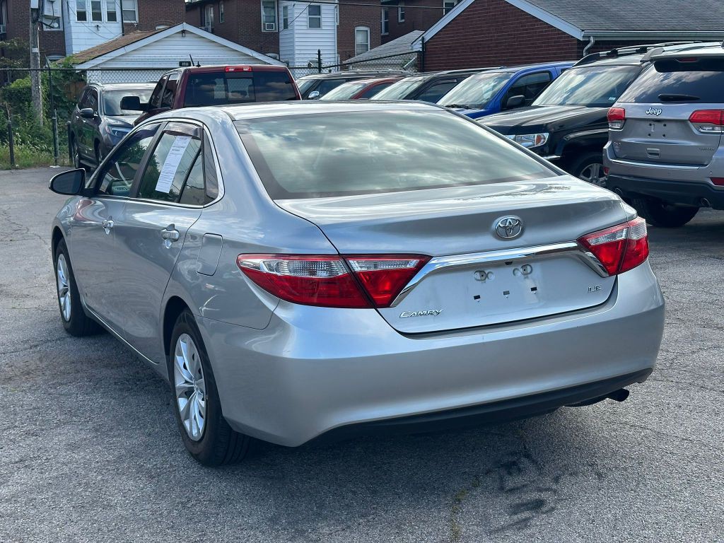 2017 Toyota Camry Image 5