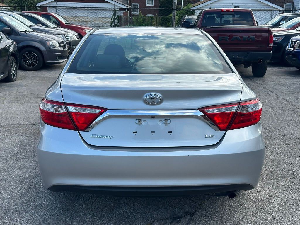 2017 Toyota Camry Image 9