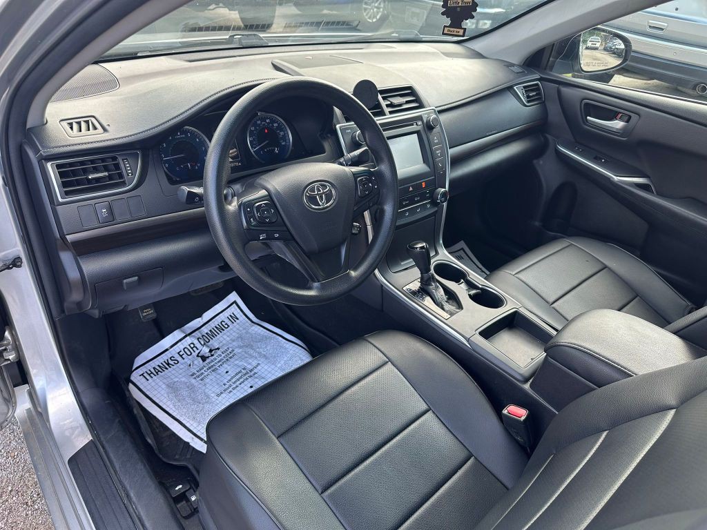 2017 Toyota Camry Image 12
