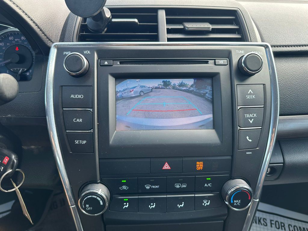 2017 Toyota Camry Image 15