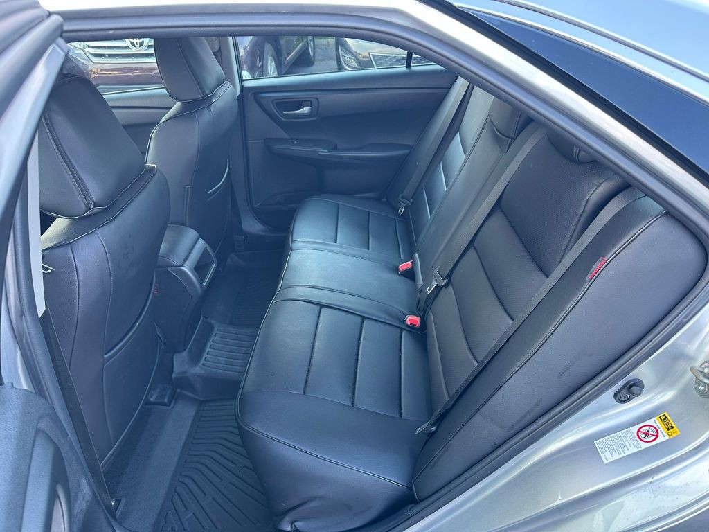 2017 Toyota Camry Image 20