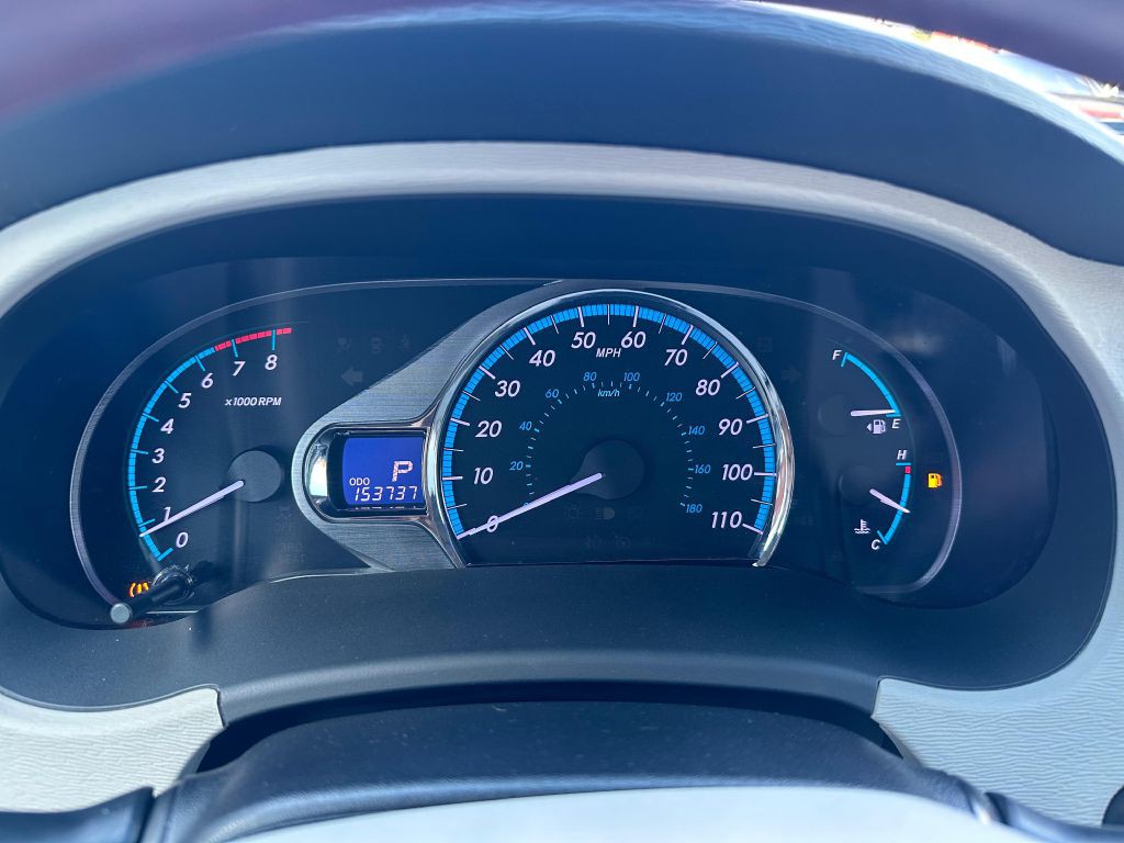2012 Toyota Sienna Image 15