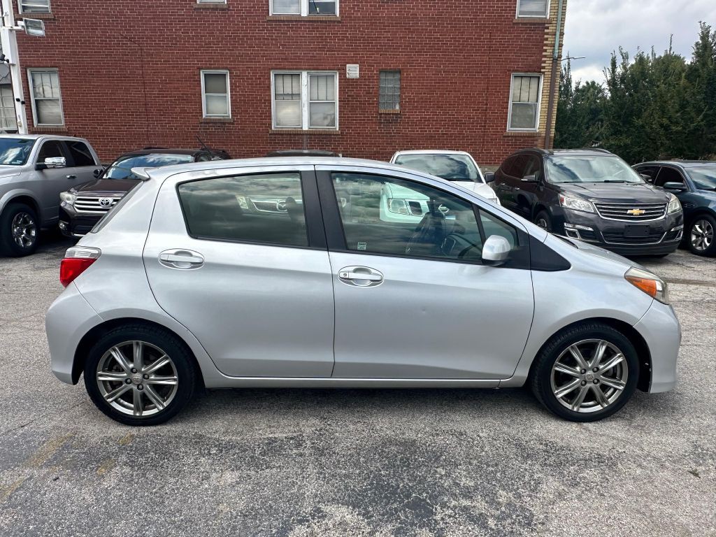 2012 Toyota Yaris Image 4