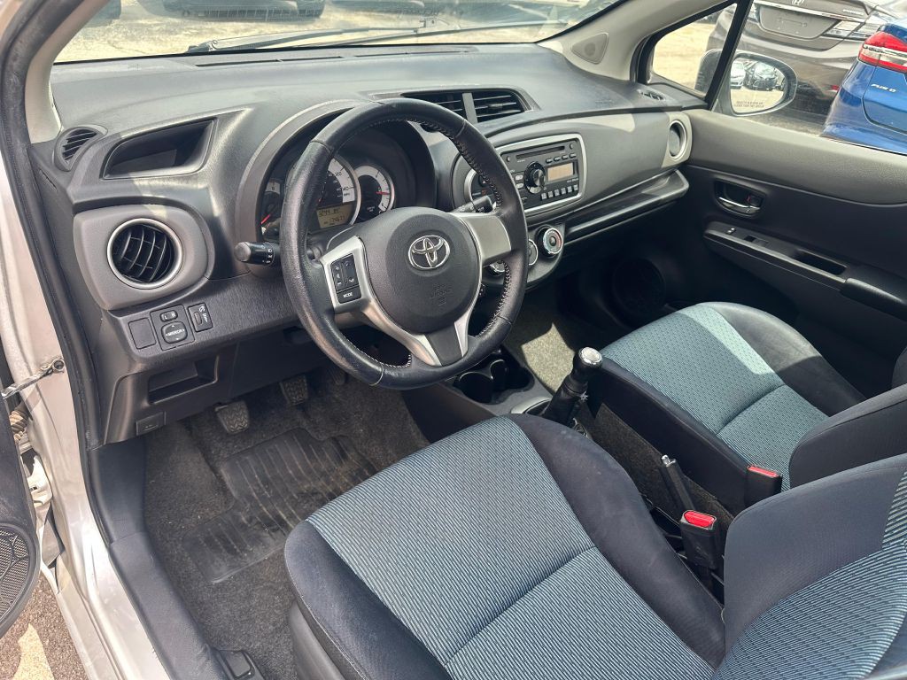 2012 Toyota Yaris Image 12