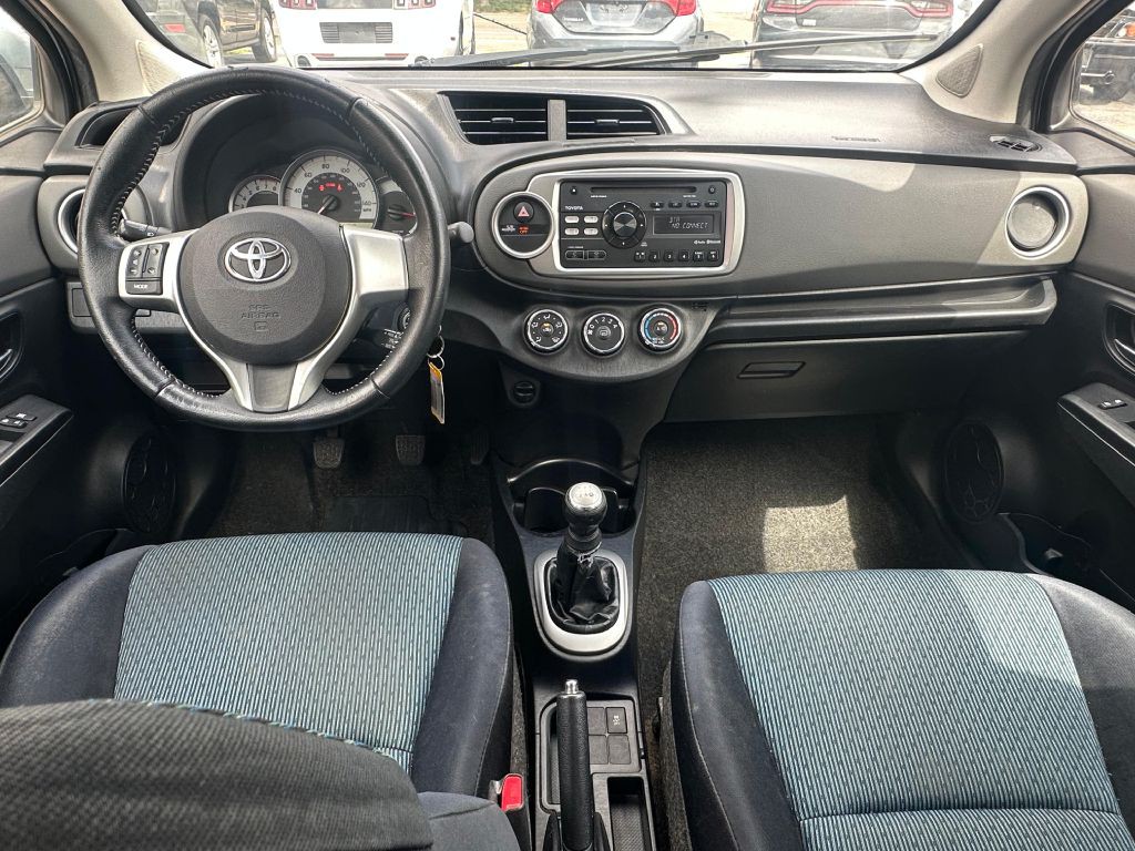 2012 Toyota Yaris Image 15