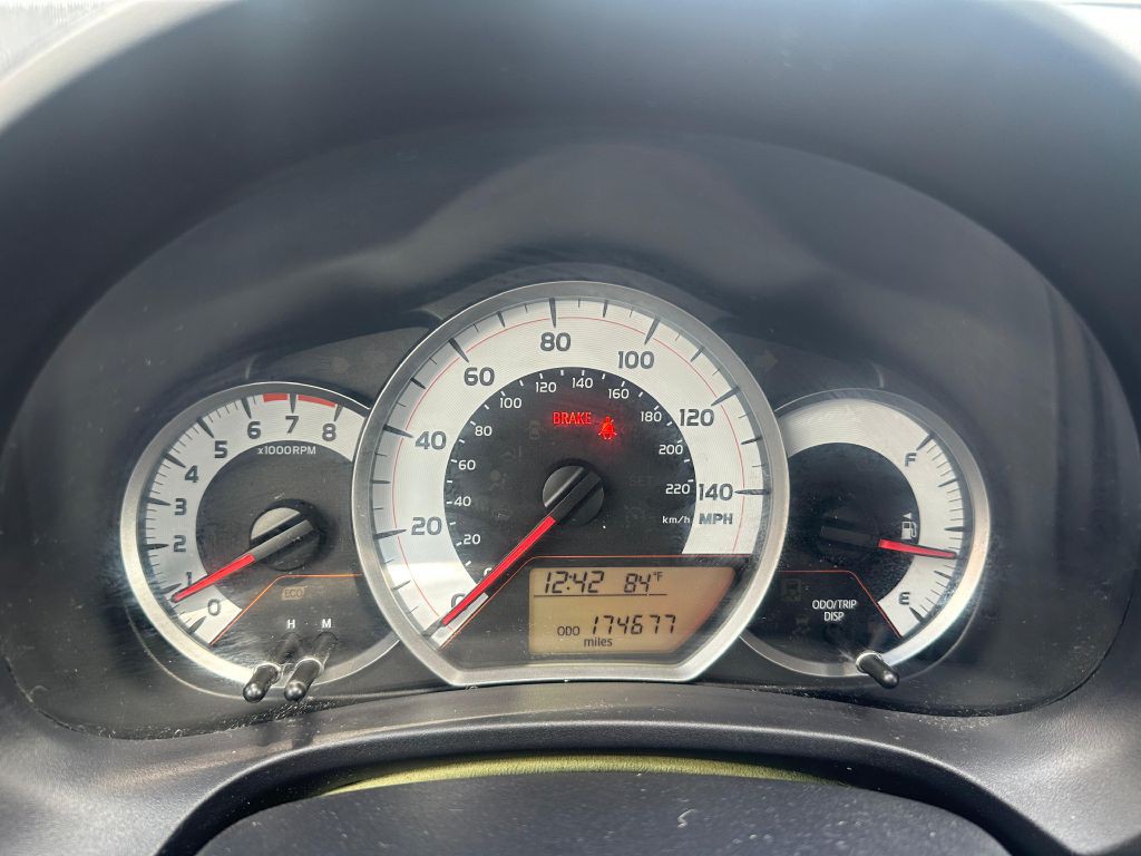 2012 Toyota Yaris Image 16