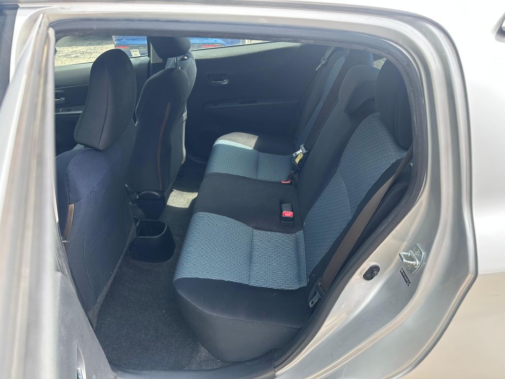 2012 Toyota Yaris Image 20