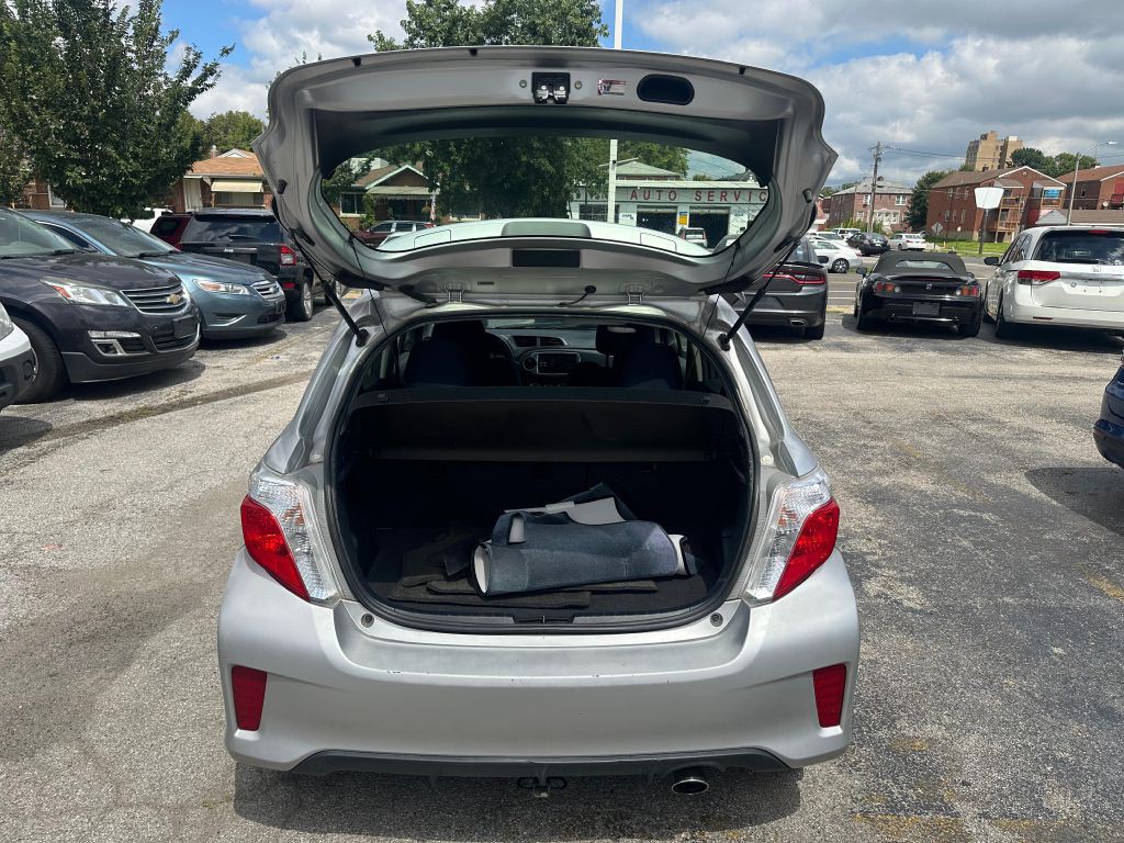 2012 Toyota Yaris Image 22