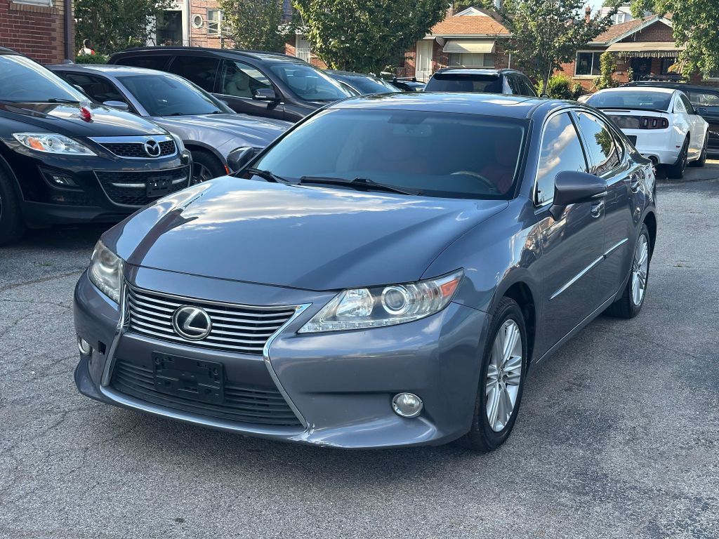 2013 Lexus ES Image 1