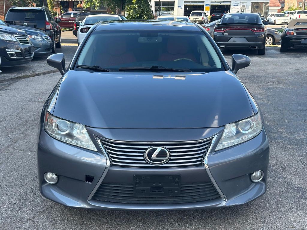 2013 Lexus ES Image 2