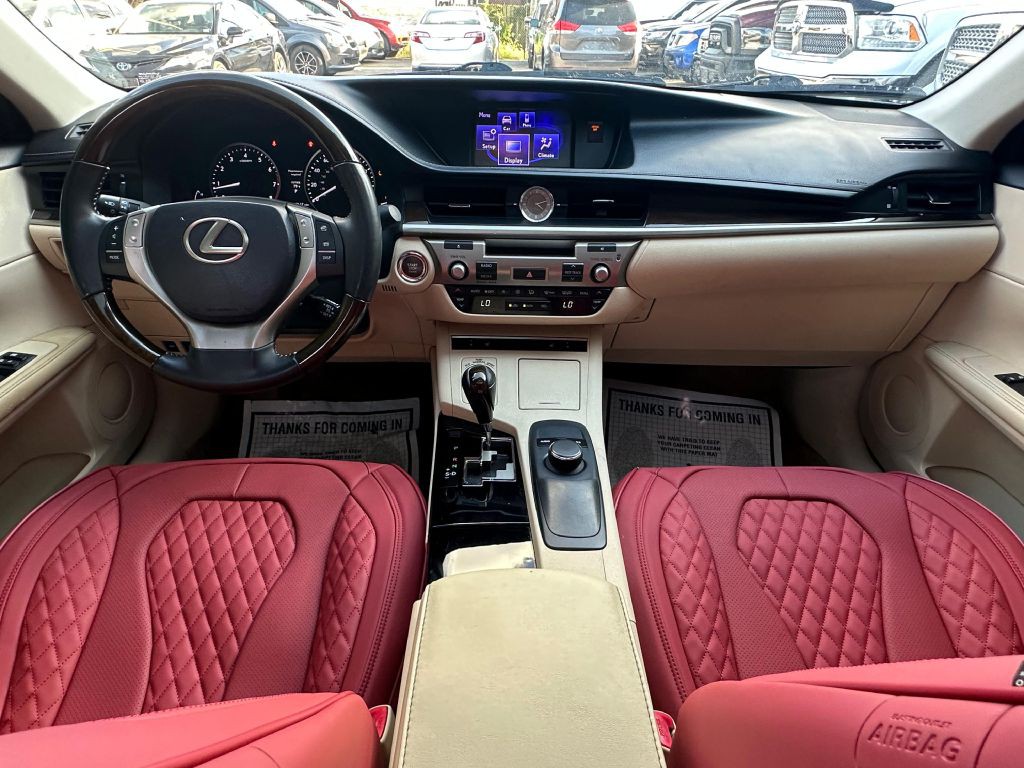 2013 Lexus ES Image 13
