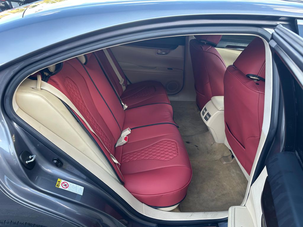 2013 Lexus ES Image 22