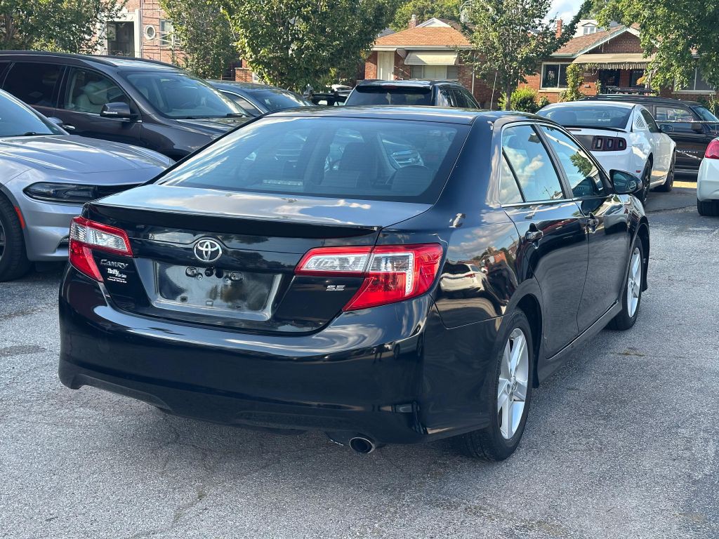 2012 Toyota Camry Image 4