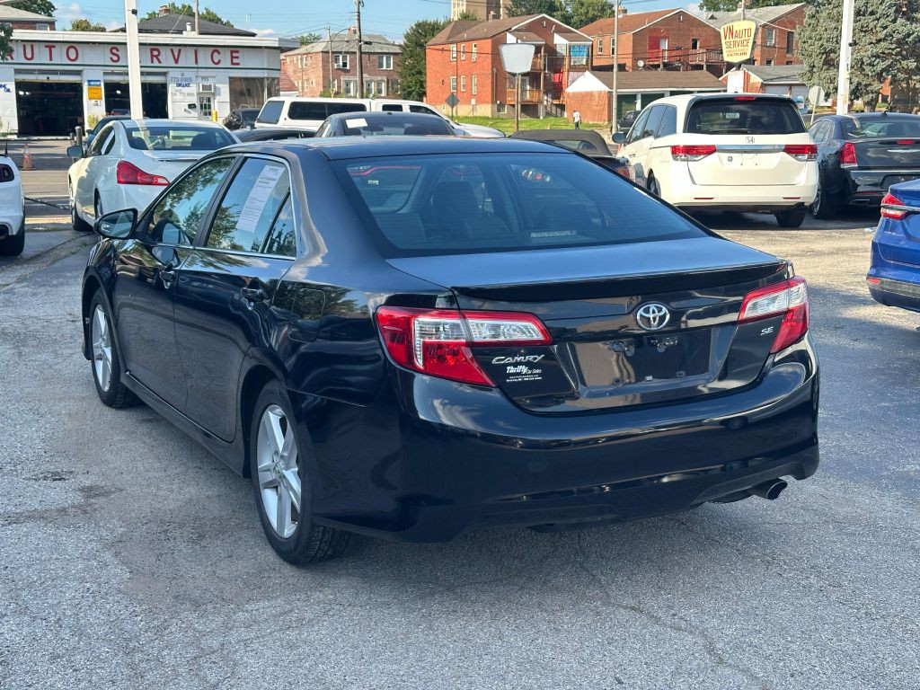 2012 Toyota Camry Image 5