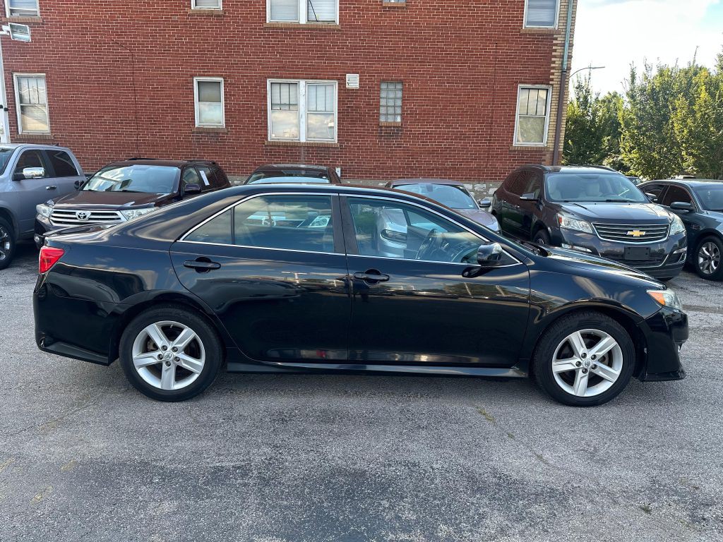 2012 Toyota Camry Image 7