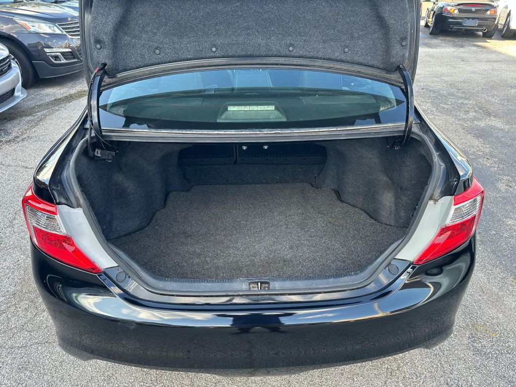 2012 Toyota Camry Image 8