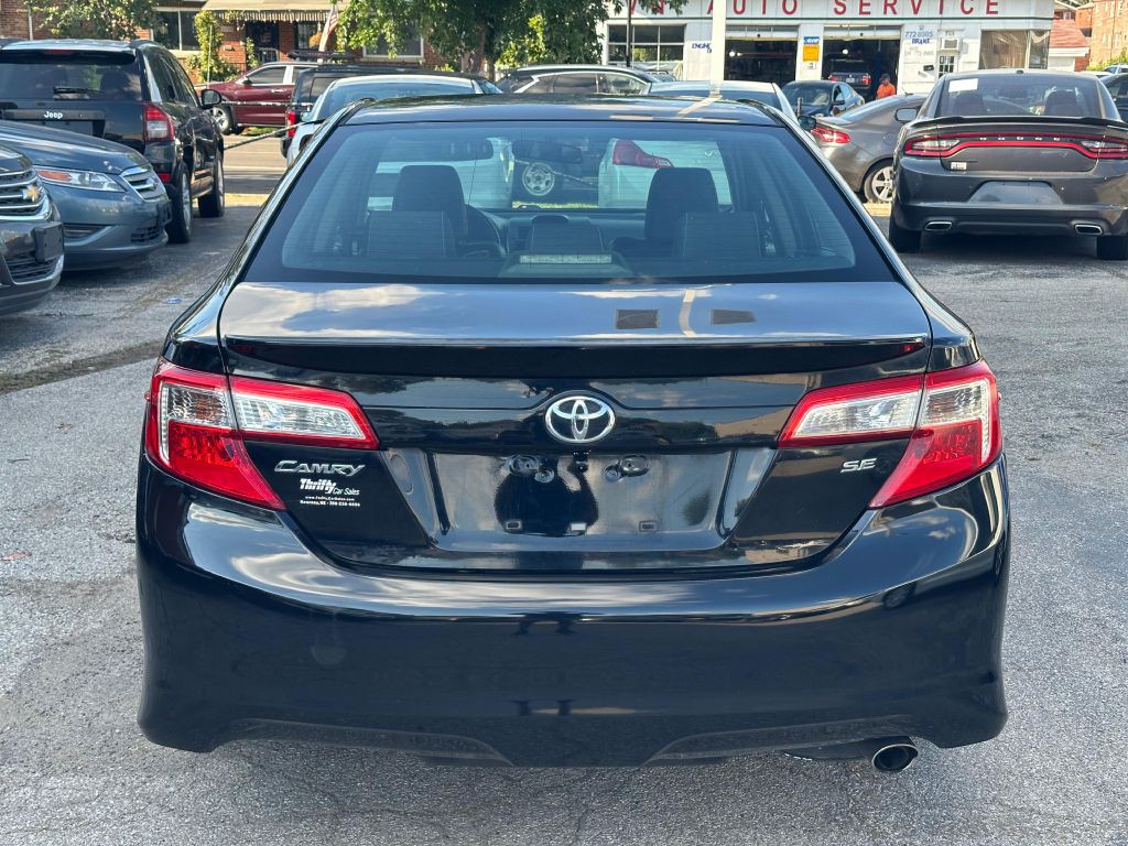 2012 Toyota Camry Image 9