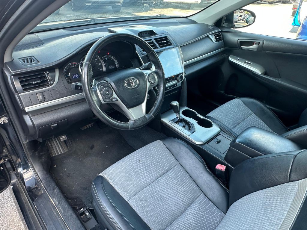 2012 Toyota Camry Image 12