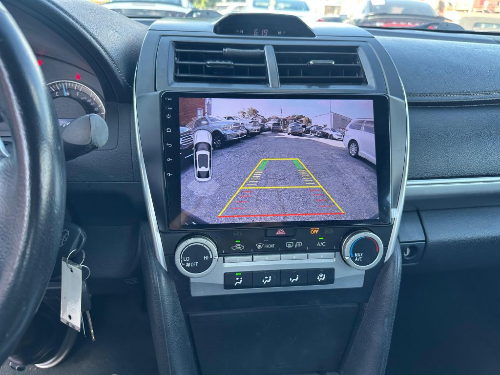 2012 Toyota Camry Image 16