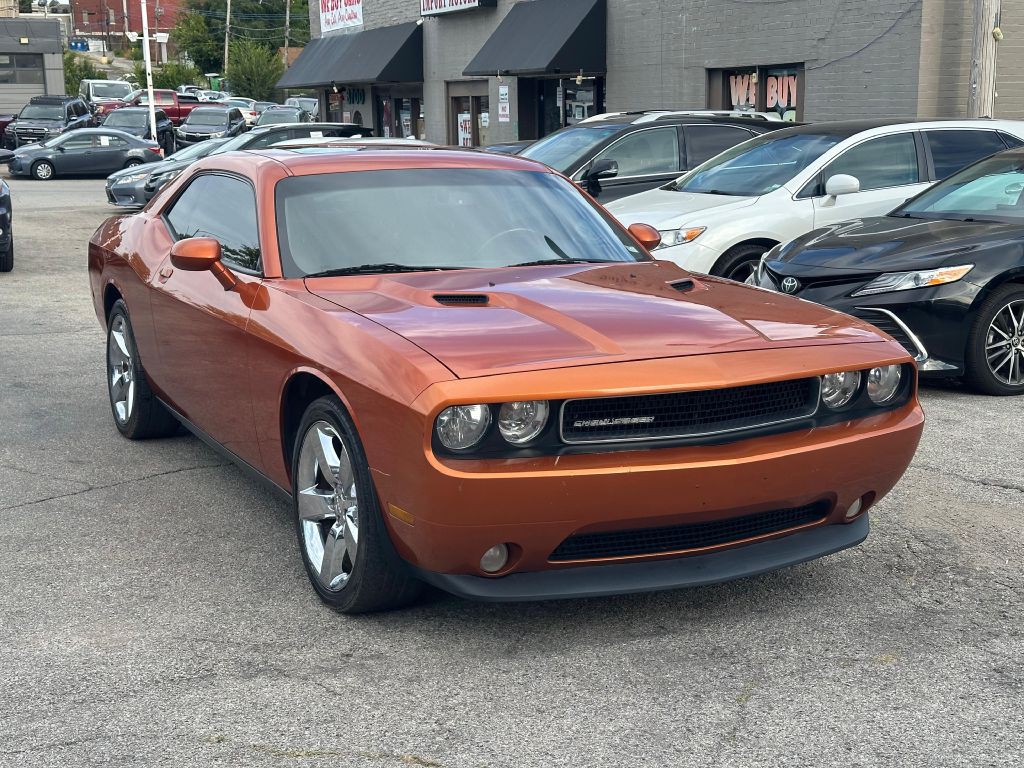 2011 Dodge Challenger Image 1