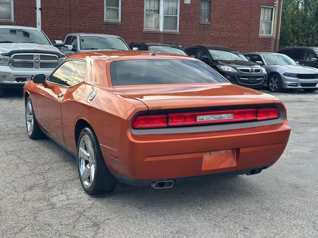 2011 Dodge Challenger Image 8