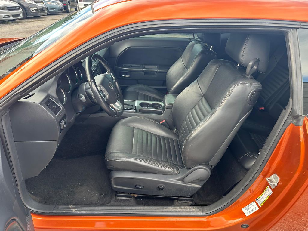 2011 Dodge Challenger Image 10